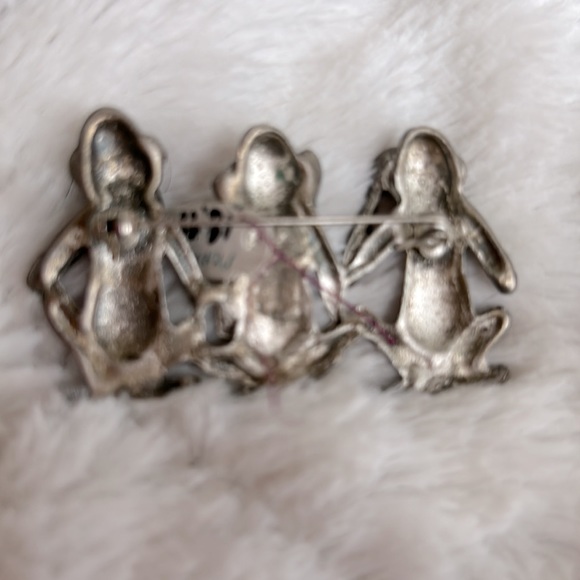 Silly Silver Monkeys hear no evil, see no evil speak no evil metal/ New brooch - Picture 9 of 10